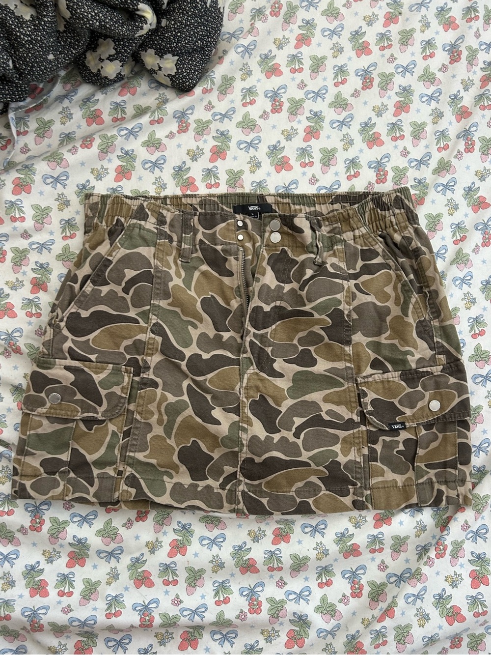 Vans camo mini skirt